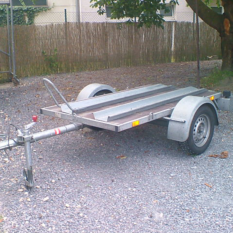 Motorradanhänger für bis zu drei Maschinen